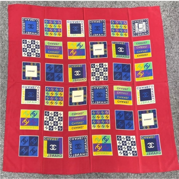 RARE Chanel Carré Red Silk Scarf - Picture 2 of 16